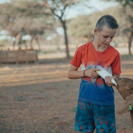 Africa Awaits Lodge & Safaris Gobabis Экстерьер фото