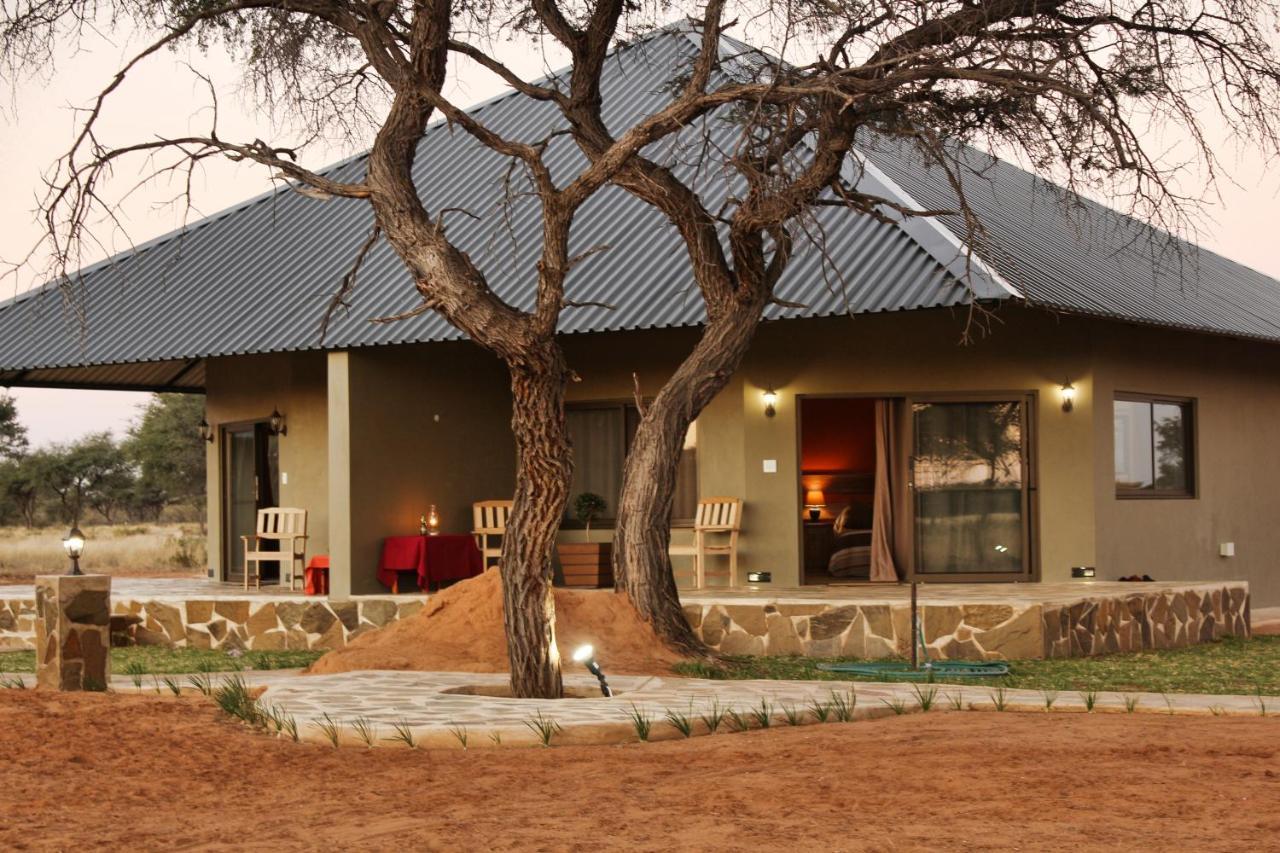 Africa Awaits Lodge & Safaris Gobabis Экстерьер фото