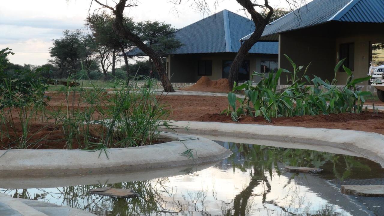 Africa Awaits Lodge & Safaris Gobabis Экстерьер фото