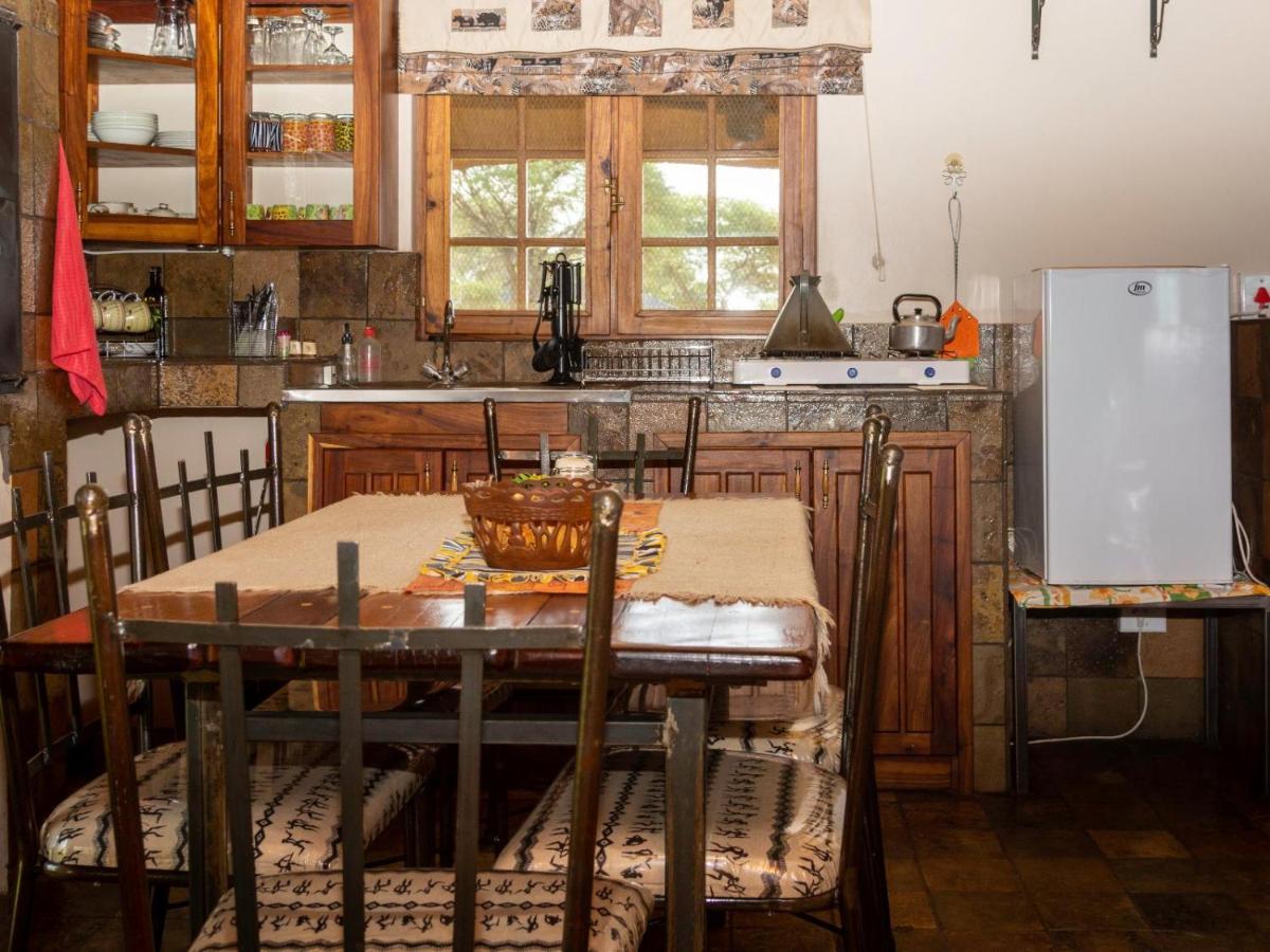 Africa Awaits Lodge & Safaris Gobabis Экстерьер фото