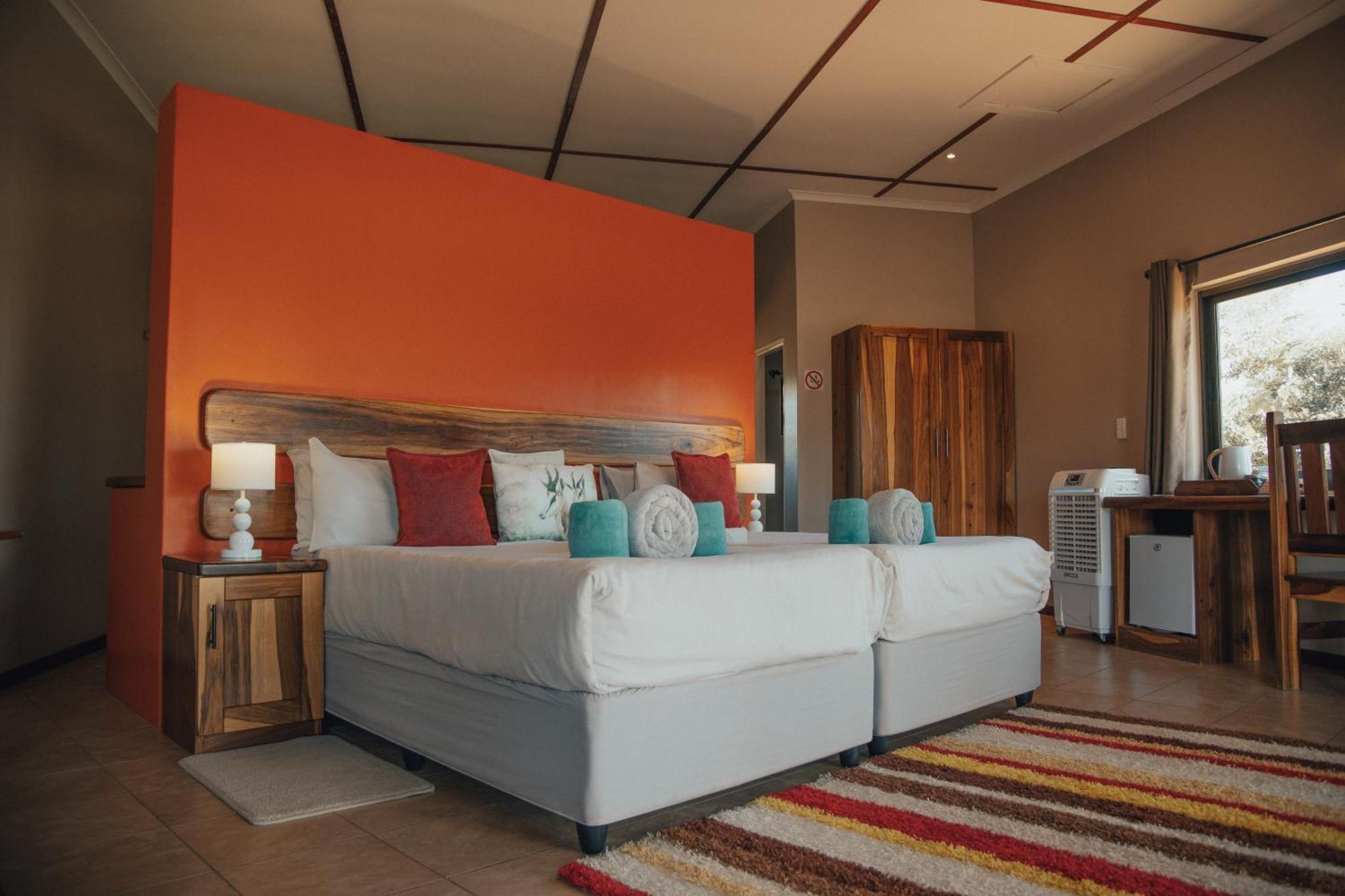 Africa Awaits Lodge & Safaris Gobabis Экстерьер фото