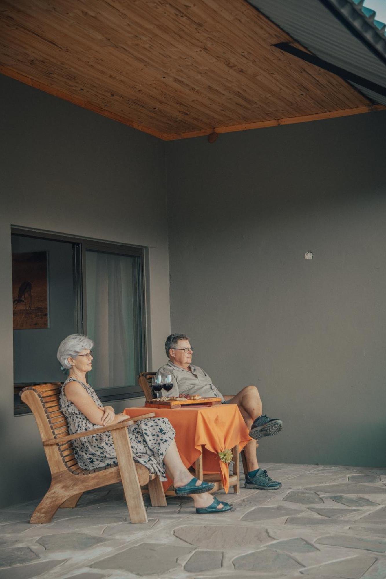 Africa Awaits Lodge & Safaris Gobabis Экстерьер фото