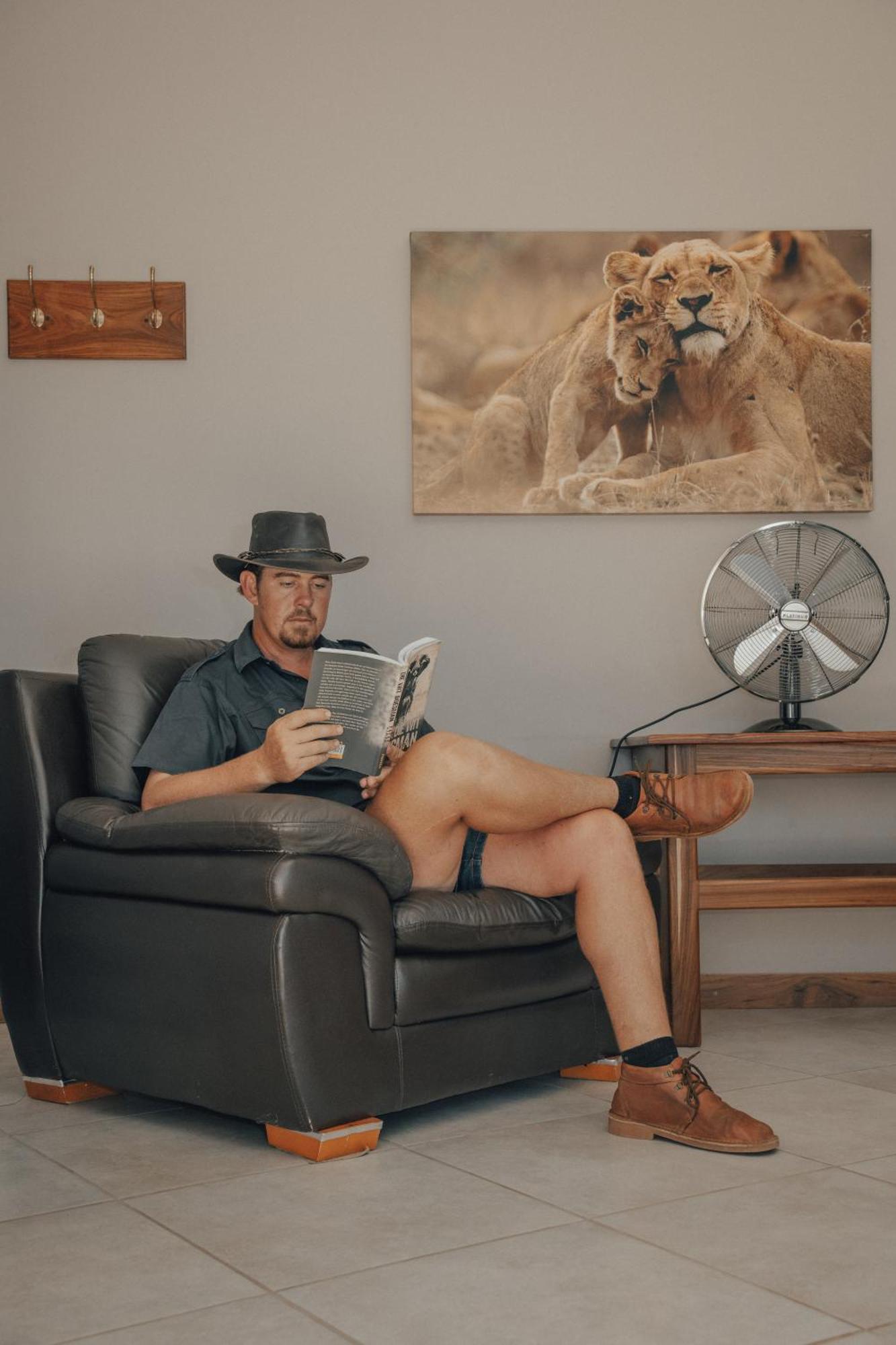 Africa Awaits Lodge & Safaris Gobabis Экстерьер фото