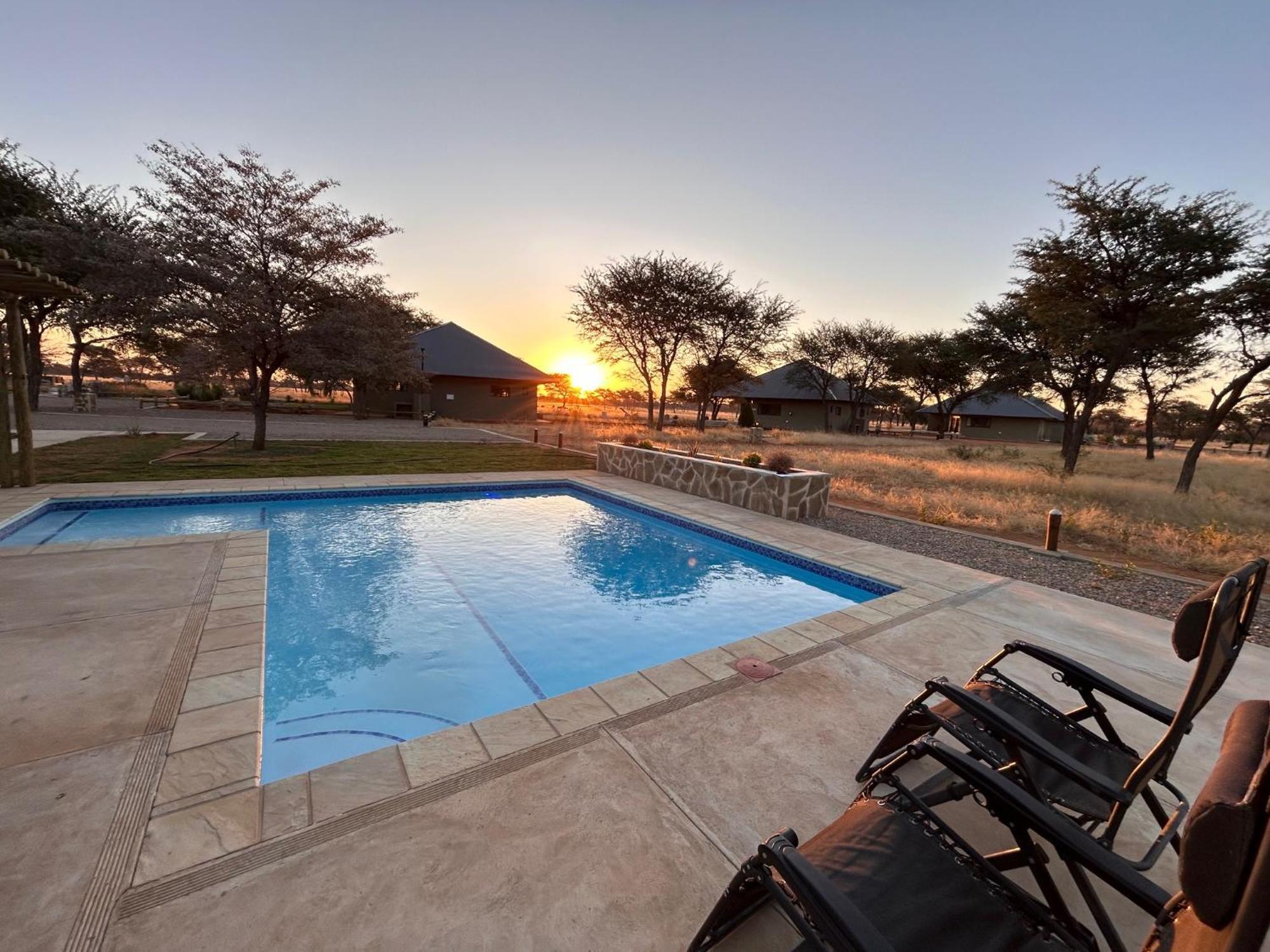 Africa Awaits Lodge & Safaris Gobabis Экстерьер фото